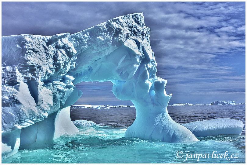 Ledová skulptura, úžina Lemaire Channel, Kodak Gap, Antarktida