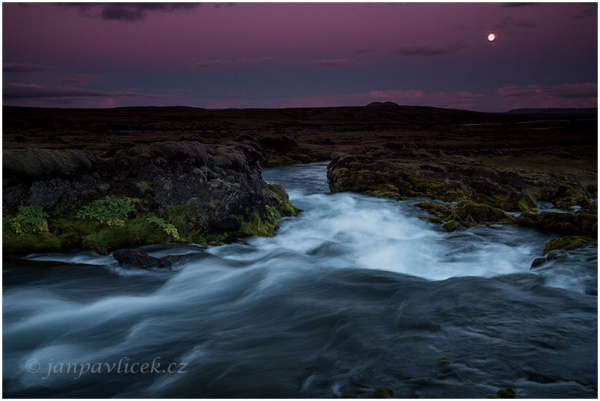 Noční řeka Skafta,  Island